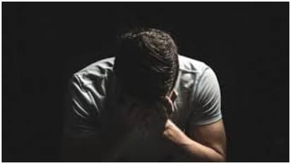 திருமண ஏக்கத்தில் இருந்த 26 வயது வாலிபர்..!! கதவை பூட்டிக்கொண்டு செய்த பயங்கர காரியம்..!!