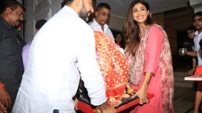 शिल्पा शेट्टी के घर आए गणपति बप्पा, देखिए कैसे किया स्वागत