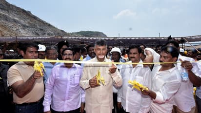 భువనేశ్వరి, దేవాన్షులతో కలిసి బాబు గ్యాలరీ వాక్ (ఫొటోలు)