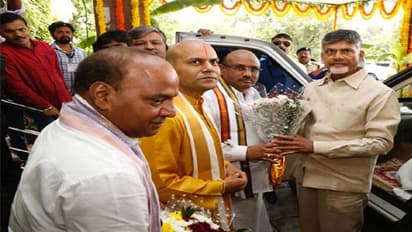 కుటుంబ సమేతంగా తిరుమల చేరుకున్న చంద్రబాబు