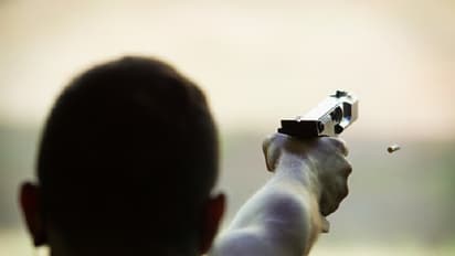 ಶೂಟಿಂಗ್ ರೇಂಜ್ನಲ್ಲೇ ಶೂಟರ್ಗಳ ಫೈಟಿಂಗ್! ವಿಡಿಯೋ ವೈರಲ್