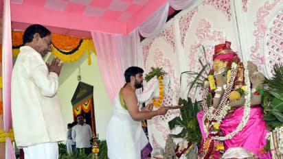 వినాయక చవితి వేడుకల్లో ముఖ్యమంత్రి కేసీఆర్ కుటుంబం (ఫోటోలు)