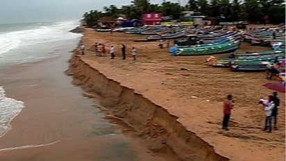 കടലാക്രമണത്തിനും ഉയർന്ന തിരമാലയ്ക്കും സാധ്യത; വിഴിഞ്ഞം മുതൽ കാസർഗോഡ് വരെ ജാഗ്രത നിർദ്ദേശം