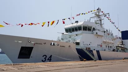 रोहिंग्या घुसपैठ रोकने  के लिए कोस्ट गार्ड ने बंगाल की खाड़ी में उतारा पोत