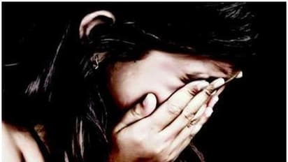 10க்கும் மேற்பட்ட சிறுமிகளுக்கு பாலியல் தொல்லை... தலைமை ஆசிரியர் போக்சோவில் கைது!!