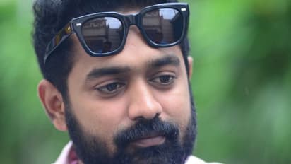 കക്ഷി: അമ്മിണിപിള്ള, വക്കീലായി ആസിഫ് അലി