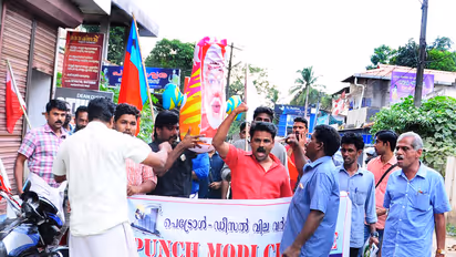 Kerala police arrest AIYF activists in connection with 'punch Modi' challenge