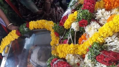 చిలకాగోరింకల్లా ఉండేవారు, ఉసురు తగులుతుంది: ప్రణయ్ తల్లి