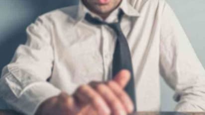 ಪಾಲಿಕೆ ಕಚೇರಿಯಲ್ಲಿಯೇ ಅಧಿಕಾರಿಯಿಂದ ಹಸ್ತಮೈಥುನ, ಕರ್ತವ್ಯದಿಂದ ವಜಾ!