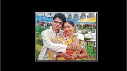 ಅಮ್ಮ ನಾ ಗೇ ಎಂದ ಮಗ: ‘ಹಿಂದೆ ನಿಂತ’ ಅಪ್ಪ!