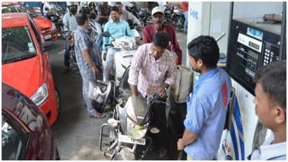 ஒரு லிட்டர் பெட்ரோல் ரூ. 35.40 க்கு கொடுக்க தயார்..! மத்திய அரசுக்கு சவால் விட்ட பாபா ராம்தேவ்..!