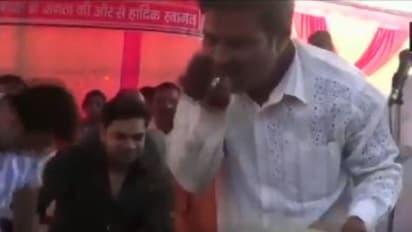 ಆಹಾ! ಏನ್ ಭಕ್ತಿ?: ಸಂಸದನ ಕಾಲು ತೊಳೆದು ನೀರು ಕುಡಿದ ಪುಣ್ಯಾತ್ಮ!