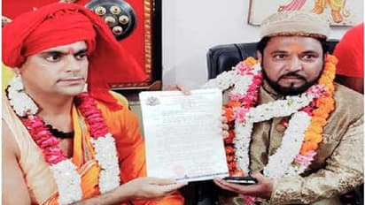 ವಿ ಆರ್ ಸಾರಿ: ರಾಮ ಮಂದಿರ ಕೆಡವಿದ್ದಕ್ಕೆ ಮೊಘಲ್ ಕುಡಿ ಕಣ್ಣೀರು!