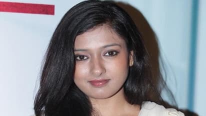 பிக் பாஸ் ரசிகர்களால் மோசமாக விமர்சிக்கப்பட்ட காயத்திரி; காரணம் என்ன தெரியுமா?