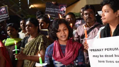 ప్రణయ్ హత్యకు నిరసనగా ట్యాంక్ బండ్ పై కొవ్వొత్తుల ప్రదర్శన (ఫొటోలు)