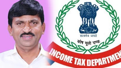 టీఆర్ఎస్ ఎంపీ పొంగులేటి శ్రీనివాస్‌రెడ్డి ఇంటిపై ఐటీ దాడులు