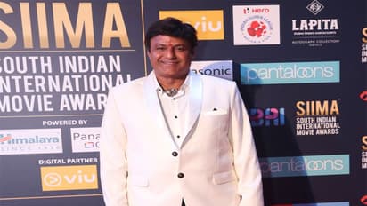 అర్ధరాత్రి హీరోయిన్లతో బాలయ్య చిందులు!