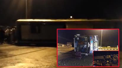 బస్సు బొల్తా.. తెలంగాణలో తృటిలో తప్పిన మరో ఘోర విషాదం