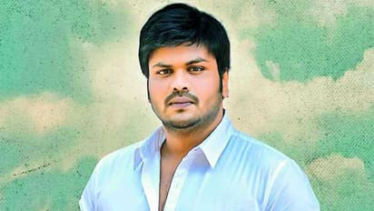 మారుతిరావుని సపోర్ట్ చేస్తోన్న కుక్కలందరినీ చెప్పుతో కొట్టాలి.. మంచు మనోజ్ ఫైర్!