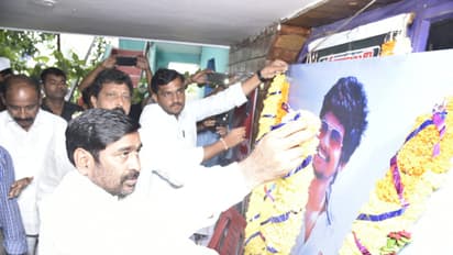 ప్రణయ్ కుటుంబాన్ని పరామర్శించిన మంత్రి జగదీశ్ రెడ్డి (ఫోటోలు)