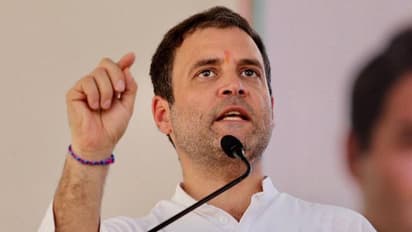 दागदार दामन वाले उछाल रहे हैं दूसरों पर कीचड़