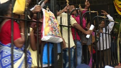 ജോലി ക്യൂവില് നില്ക്കുക, ദിവസം തോറും 16000 രൂപയിലധികം സമ്പാദിച്ച് ഈ യുവാവ്