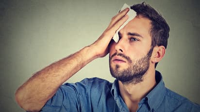 അമിതമായി വിയർക്കാറുണ്ടെങ്കിൽ സൂക്ഷിക്കുക