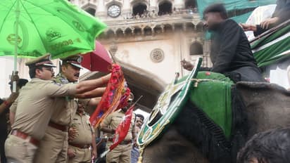 హైదరాబాద్ పాత బస్తీలో మొహర్రం ఊరేగింపు (ఫొటోలు)