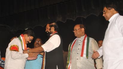 కాంగ్రెసులో చేరిన రమేష్ రాథోడ్ (ఫొటోలు)