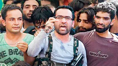 Hizbul Mujahideen commander Riyaz Naikoo questioned for local cop killings in Kashmir