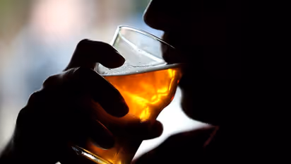 താന് സ്ഥിരം മദ്യം കഴിക്കാറില്ല; എന്ന് പറയുന്നവര് അറിയുക..!