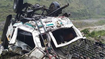 ഷിംലയില് വാഹനം കൊക്കയിലേക്ക് മറിഞ്ഞ് 13 മരണം