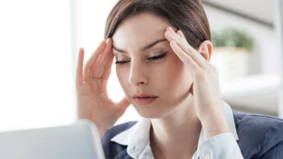 அடிக்கடி தலை வலியால் அவதி படுகிறீர்களா? இந்த வகை உணவுகள் கூட காரணமாக இருக்கலாம்..!