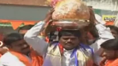 ரூ. 19 லட்சத்துக்கு ஏலம் போன லட்டு… அப்படி என்ன ஸ்பெஷல்….?