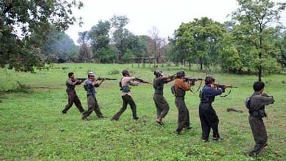 చంద్రబాబు, నేదురుమల్లి.. మావోల పంజాకి చిక్కిన వారి జాబితా పెద్దదే