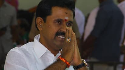 ஓபிஎஸ்-ஐ கவிழ்க்க வேற யாரும் தேவையில்லை.. இவரு ஒருத்தரு மட்டும் போதும்.. மூத்த தலைவரை இறங்கி அடித்த காமராஜ்..!