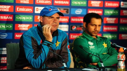 Pakistan's 'pressure' problem: Coach Mickey Arthur seeks sports psychologist’s help