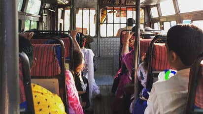 മത്സരയോട്ടം, തെറിച്ചുവീണയാള് ഗുരുതരാവസ്ഥയില്, ഹാജരാക്കാത്ത ബസ് പിടിച്ചെടുത്തു