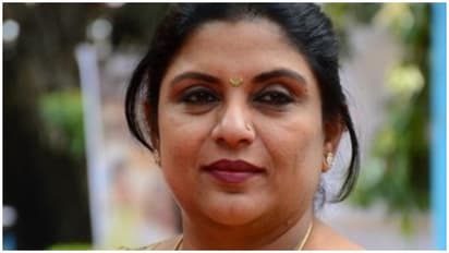 மொக்கை ட்விட்டுக்கு இருக்கும் ரெஸ்பான்ஸ் நல்ல ட்விட்டுக்கு இல்லை! ஆதங்கத்தில் வீடியோ போட்ட ஸ்ரீபிரியா!