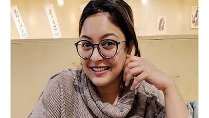 డ్యాన్స్ నేర్పిస్తానని అసభ్యంగా ప్రవర్తించాడు: తనుశ్రీ