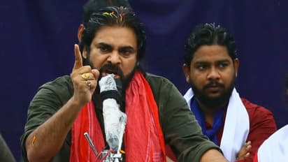 కాళ్లు విరగొట్టి మూలన కూర్చోబెడతా: టీడీపీ, వైసీపీలకు పవన్ వార్నింగ్