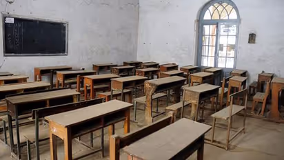 കൊവിഡ് രോഗ ലക്ഷണങ്ങളുണ്ടെങ്കിൽ കുട്ടികളെ സ്കൂളിലേക്ക് വിടരുതെന്ന് രക്ഷിതാക്കൾക്ക് നിർദേശവുമായി കർണാടക സർക്കാർ