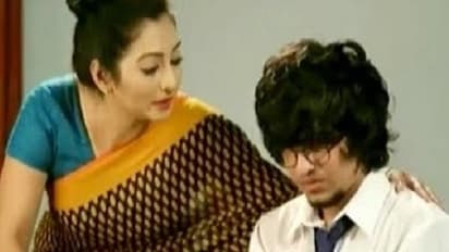 உல்லாசமாக இருக்க மறுத்த மாணவன்! மார்க் குறைத்த கணக்கு ஆசிரியை!