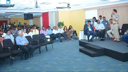 కాగ్నిజెంట్ టెక్కీలతో సైబరాబాద్ పోలీసుల ‘చాయ్ పే చర్చ’