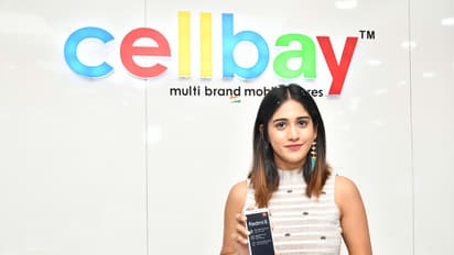 గచ్చిబౌలిలో సెల్ బే షోరూంను ప్రారంభించిన చాందిని చౌదరి (ఫోటోలు)