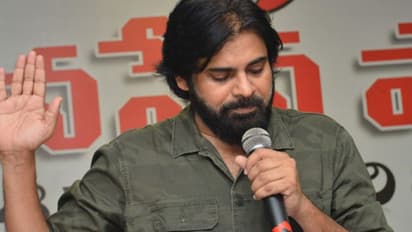 పవన్ కల్యాణ్ పై ఒత్తిడి: తెలంగాణలో 40 సీట్లపై గురి