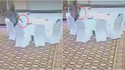 WATCH: Imran Khan’s top bureaucrat steals wallet of visiting Kuwait dignitary