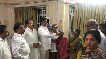 ‘‘కంటి వెలుగు’’ బాధితులను పరామర్శించిన టీడీపీ నేతలు