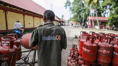 Delhi: LPG’s non-subsidised price hiked by Rs 59, subsidised gas increased by Rs 2.89