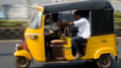 ఆటో డ్రైవర్ పై అల్లరిమూకల దాడి: నిందితుల అరెస్ట్